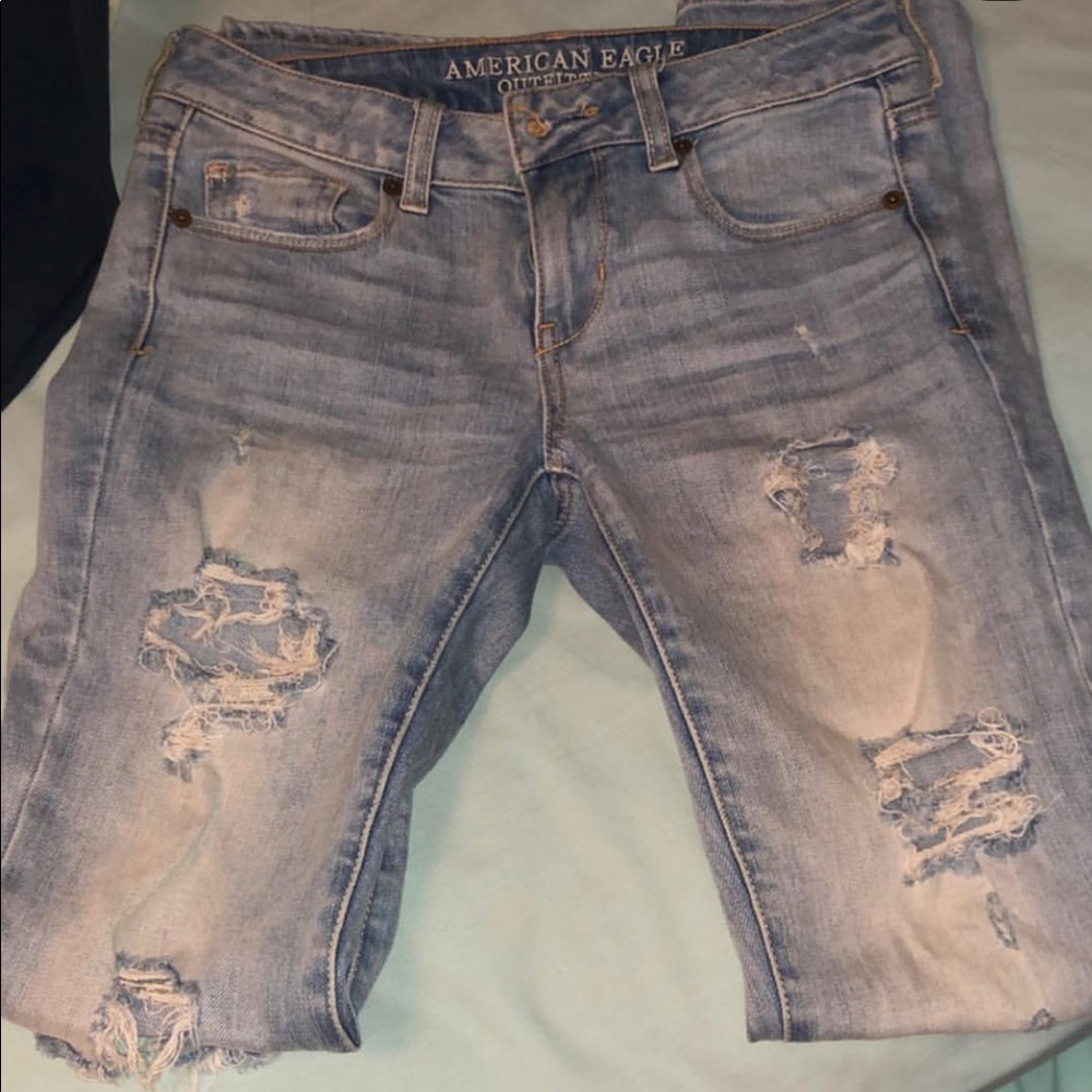 American Eagle ripped mom jeans